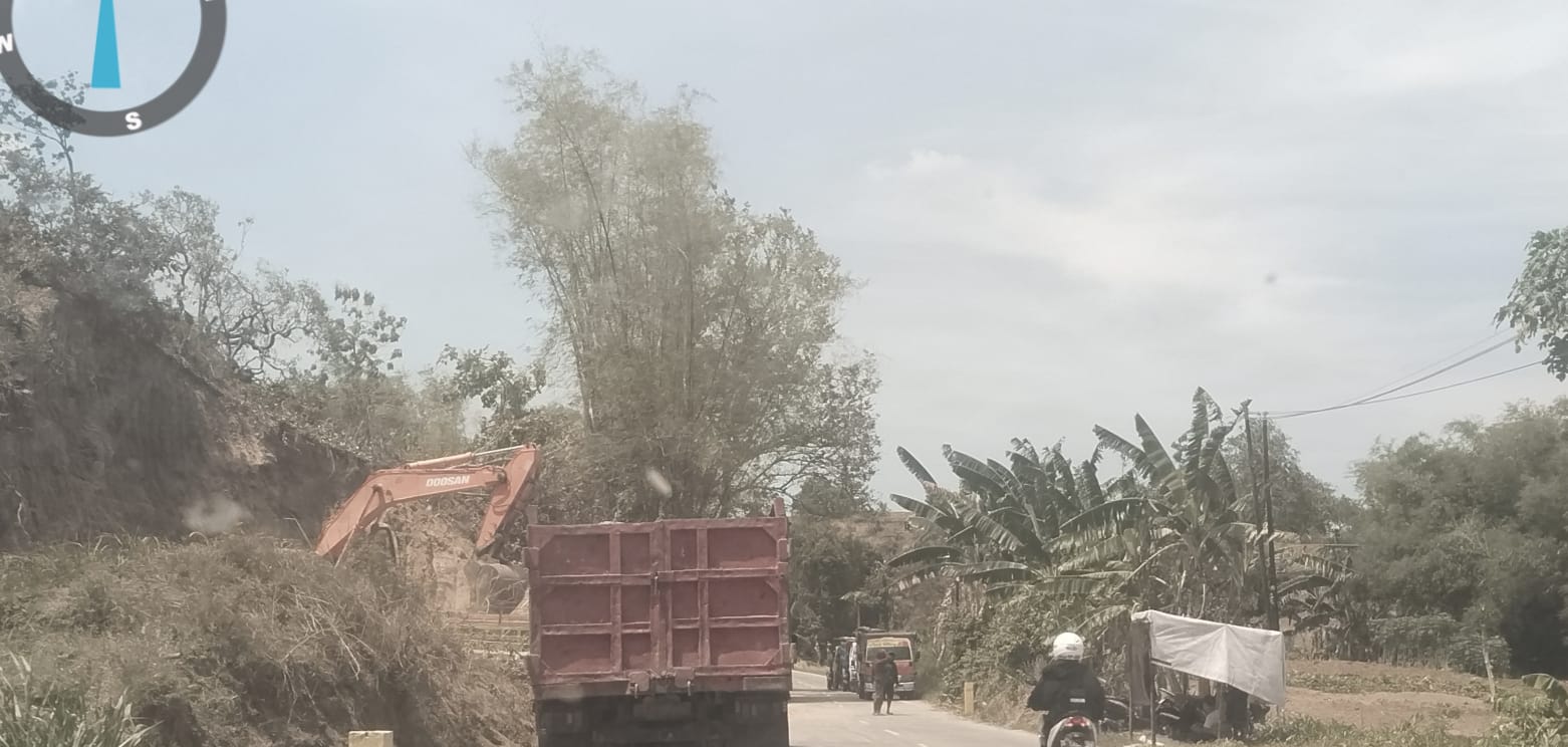 Kepuhklagen Berdarah! Tanah Kas Desa Digali, Dijual, dan Dihabisi — Pejabat Desa Tutup Mulut, Warga Menjerit