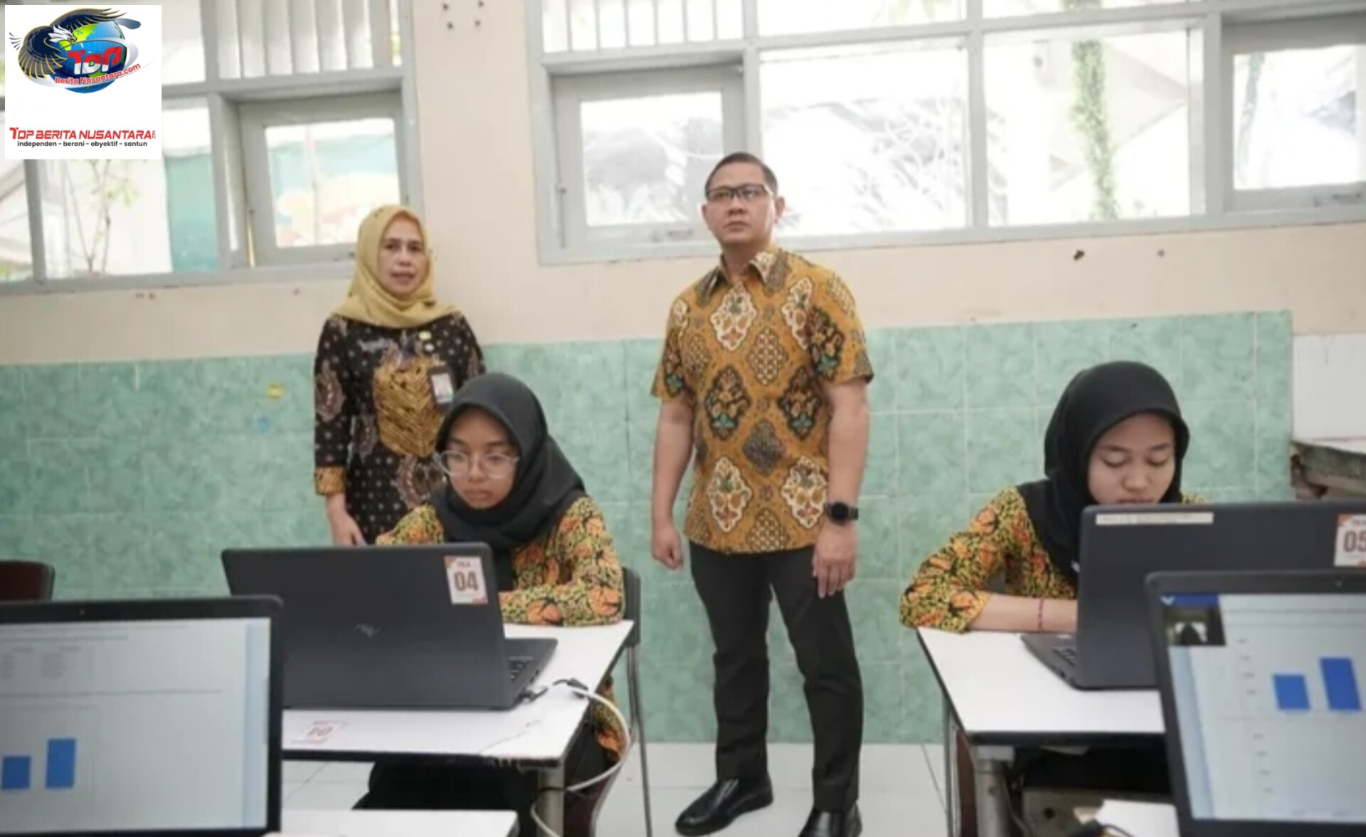 Dinas Pendidikan Jatim Perkuat Transformasi Digital Sekolah: Kadindik Aries Agung Paewai Tinjau Uji Coba TKA di SMAN 10 Malang