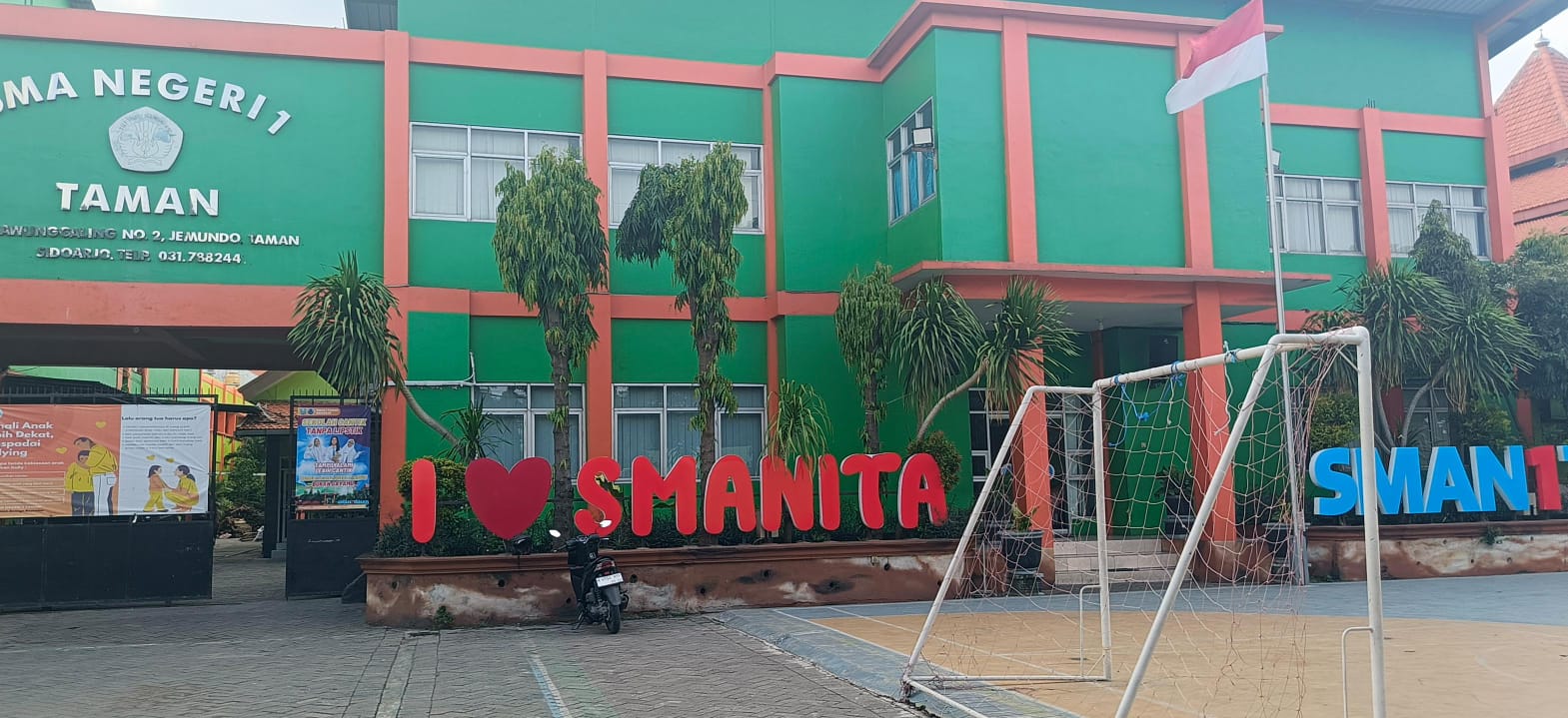 Dinding Bungkam SMAN 1 Taman: Kepala Sekolah dan Humas Dikecam Media dan Orang Tua Siswa, Isu Transparansi Kian Memanas