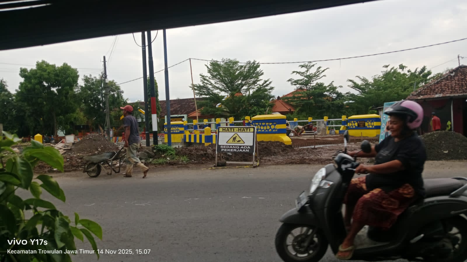 Rehabilitasi Jembatan Swideng Trowulan Masuki Fase Finishing, Warga Nantikan Pembukaan Akses