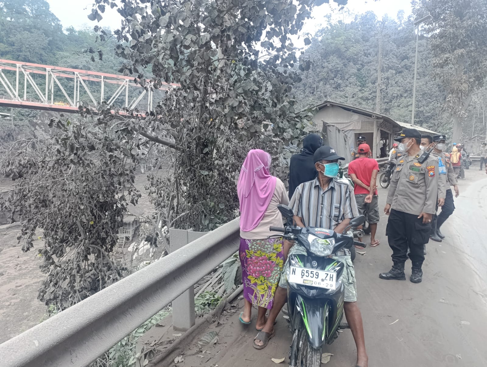 Polda Jatim Himbau Warga Tetap Waspada Antisipasi Letusan Sekunder Gunung Semeru
