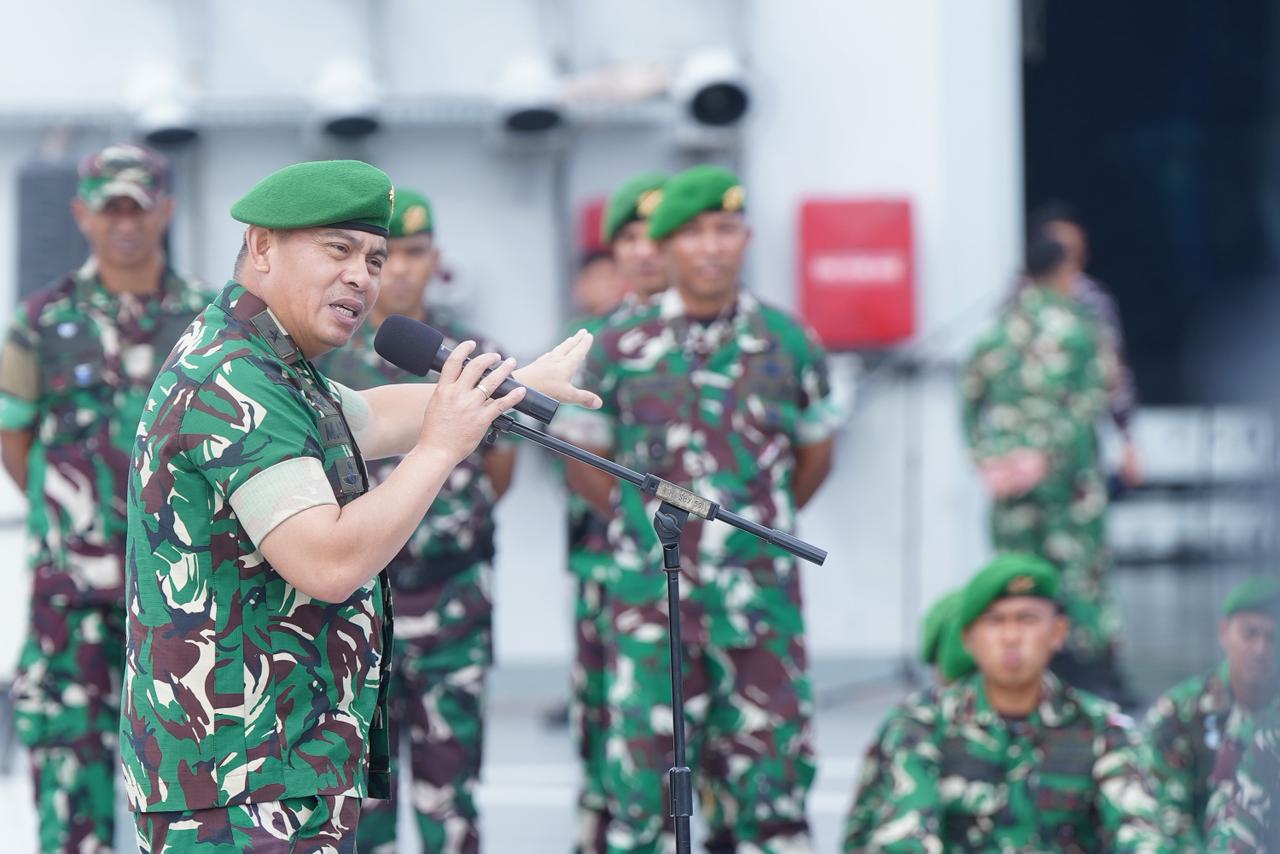 Irdam V/Brawijaya Pimpin Apel Pemberangkatan Satgas TNI Tangani Bencana Alam di Aceh Utara