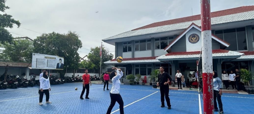 Jelang HUT PIPAS ke-22, Petugas Wanita Rutan Gresik Ditempa Lewat Pelatihan Voli dan Tenis Meja